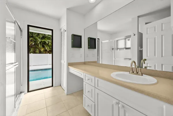 $975,888 | 5 Copaire Drive, Sewall's Point, FL 34996