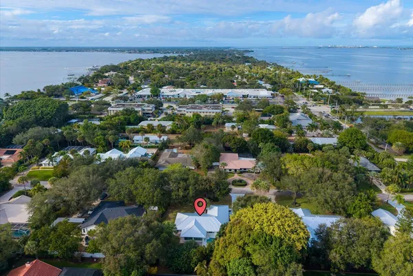 $975,888 | 5 Copaire Drive, Sewall's Point, FL 34996