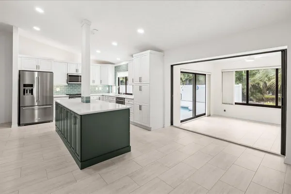 $975,888 | 5 Copaire Drive, Sewall's Point, FL 34996