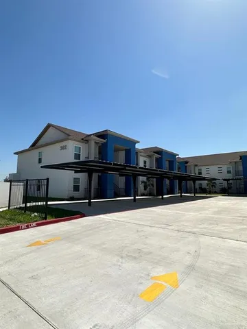 $900 | 302 Sylvia Handy Drive, Unit C6, Elsa, TX 78543