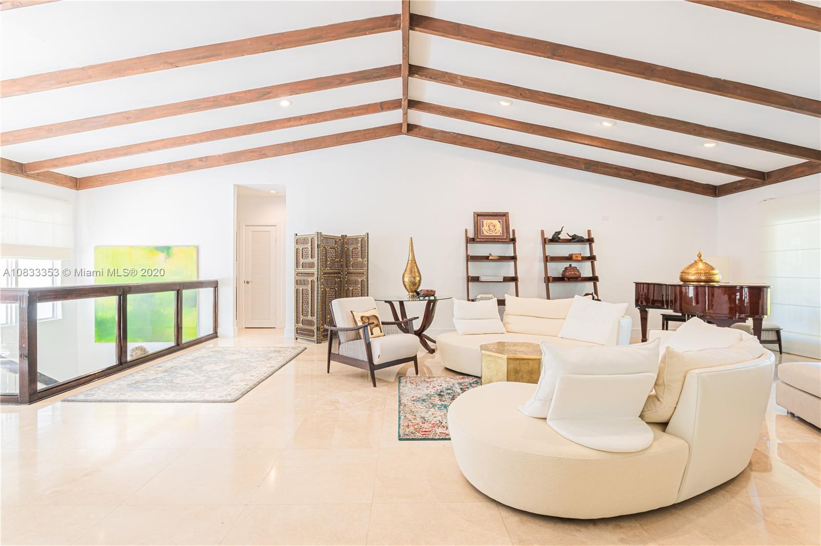 472 Warren Lane Key Biscayne, FL 33149 - Photo 11 of 39 a living room with furniture