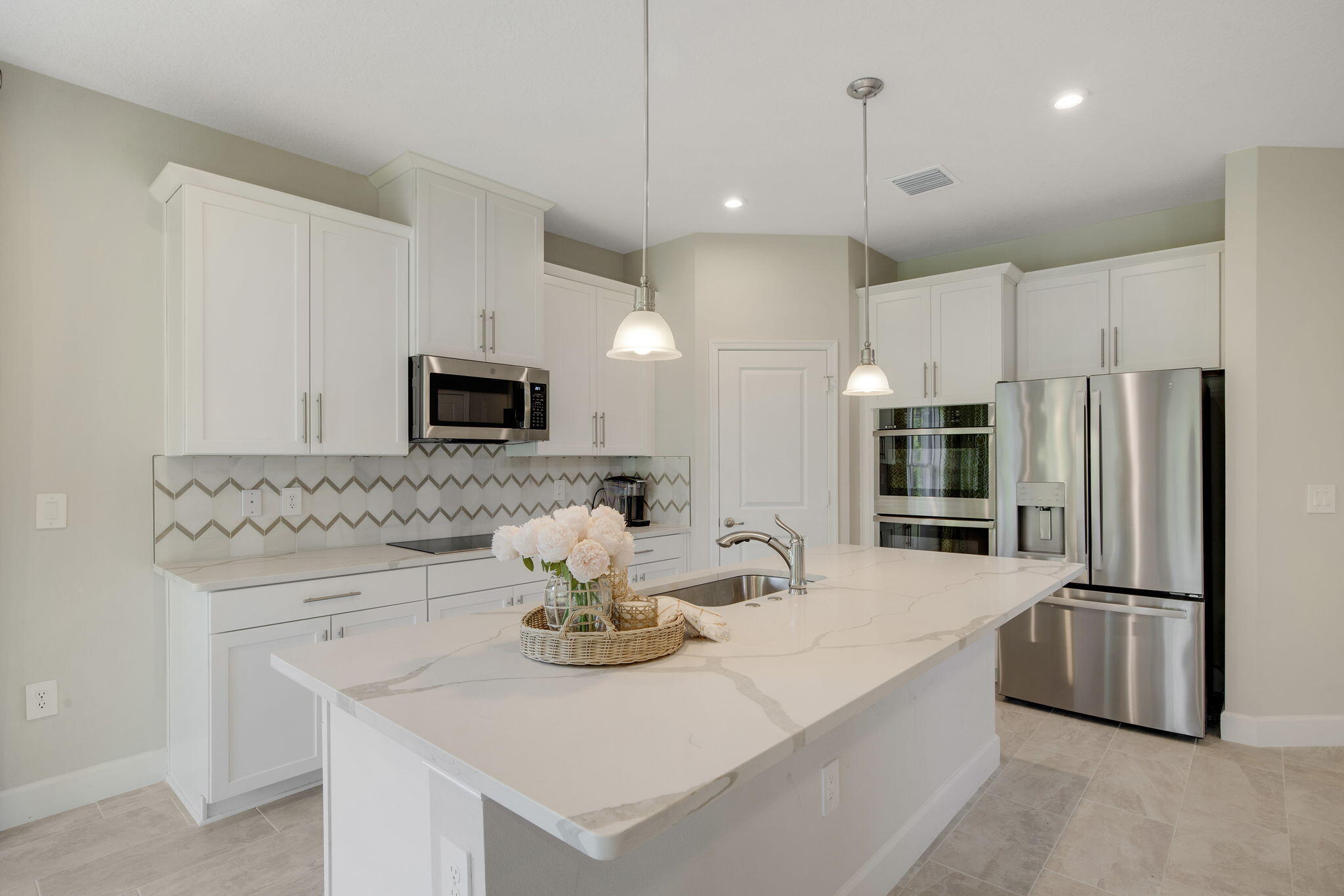 152 Southwest Pomeroy Street Stuart, FL 34997 - Photo 4 of 45 Kitchen