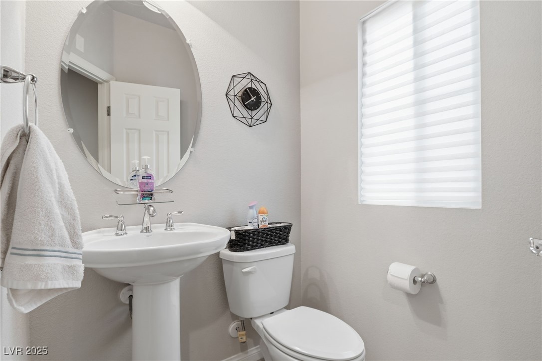 7243 Shannon Ridge Court Las Vegas, NV 89118 - Photo 8 of 19 Powder room