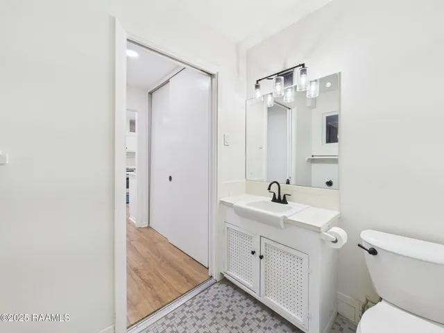 $365,000 | 207 Broadmoor Boulevard, Lafayette, LA 70503