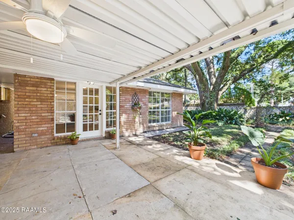 $365,000 | 207 Broadmoor Boulevard, Lafayette, LA 70503