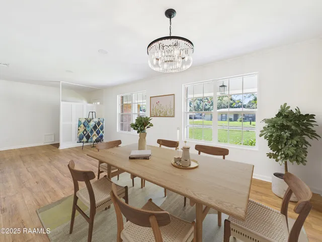 $365,000 | 207 Broadmoor Boulevard, Lafayette, LA 70503