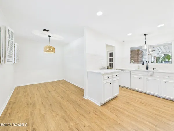 $365,000 | 207 Broadmoor Boulevard, Lafayette, LA 70503