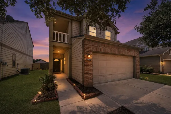$2,300 | 11027 Dellrose Crossing Drive, Richmond, TX 77406