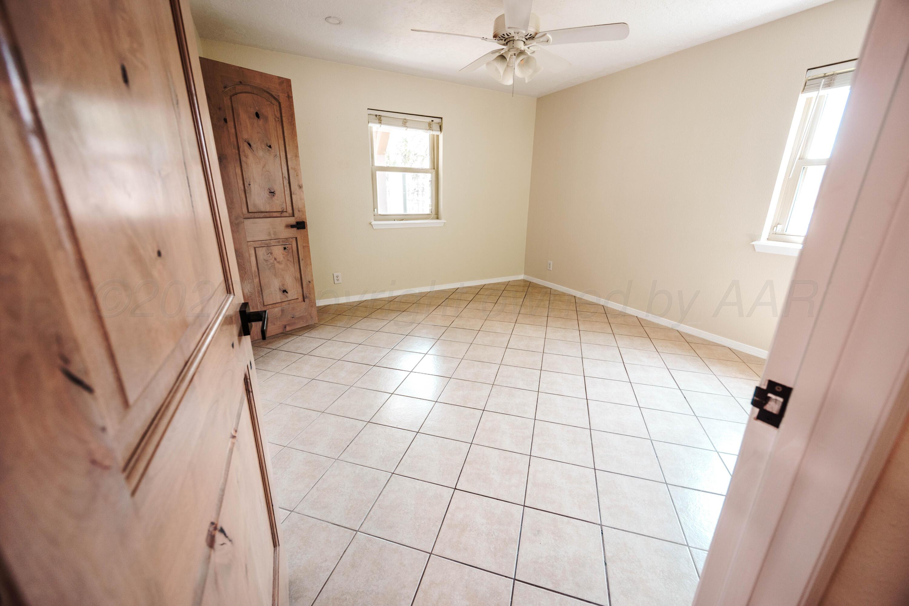 2009 Southwest 19th Avenue Perryton, TX 79070 - Photo 25 of 49 BEdroom1