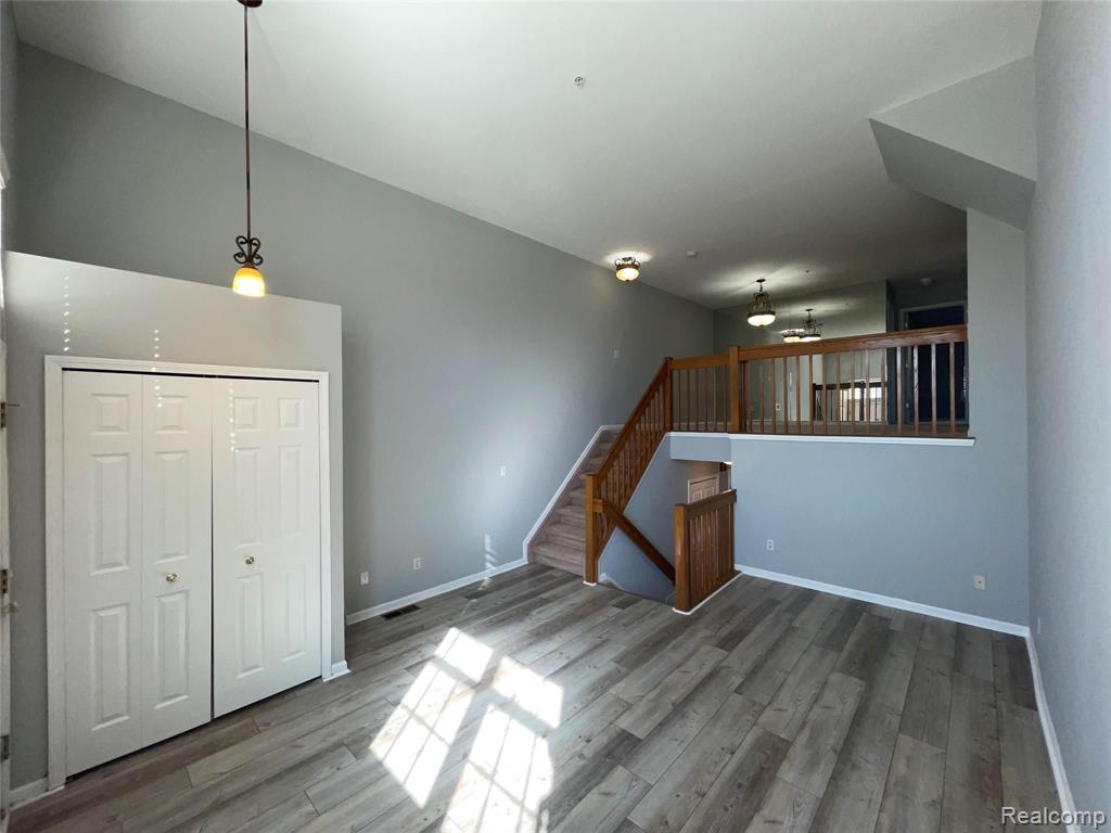 4326 Maple Street Dearborn, MI 48126 - Photo 4 of 31