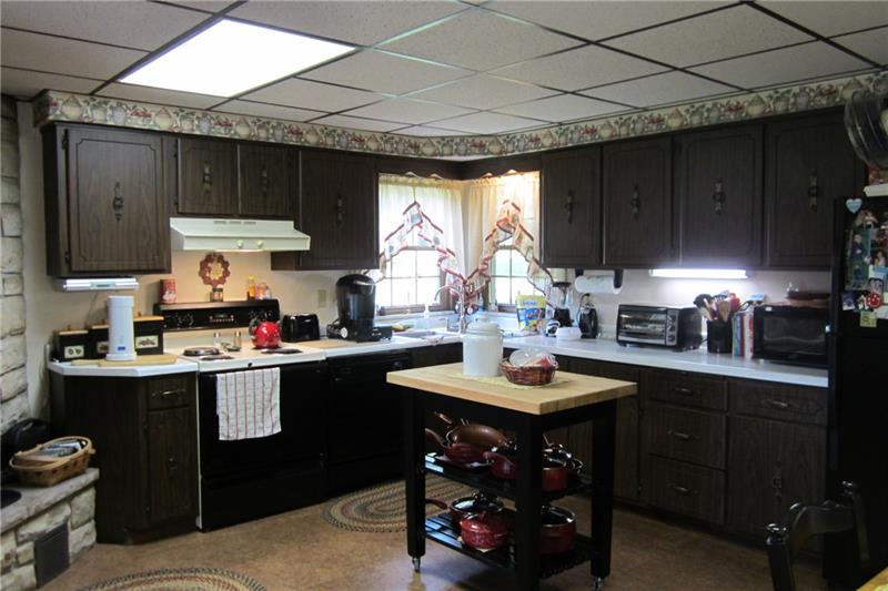 467 Old Hickory Ridge Road Washington, PA 15301 - Photo 6 of 25 Another view of the large eat-in kitchen.