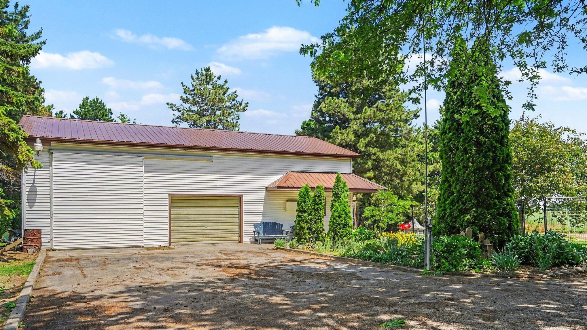 4250 Dickerson Road Akron, MI 48701 - Photo 8 of 32
