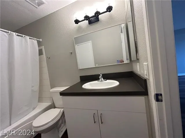 $1,100 | 3151 North Soaring Gulls Drive, Unit 1039, Las Vegas, NV 89128