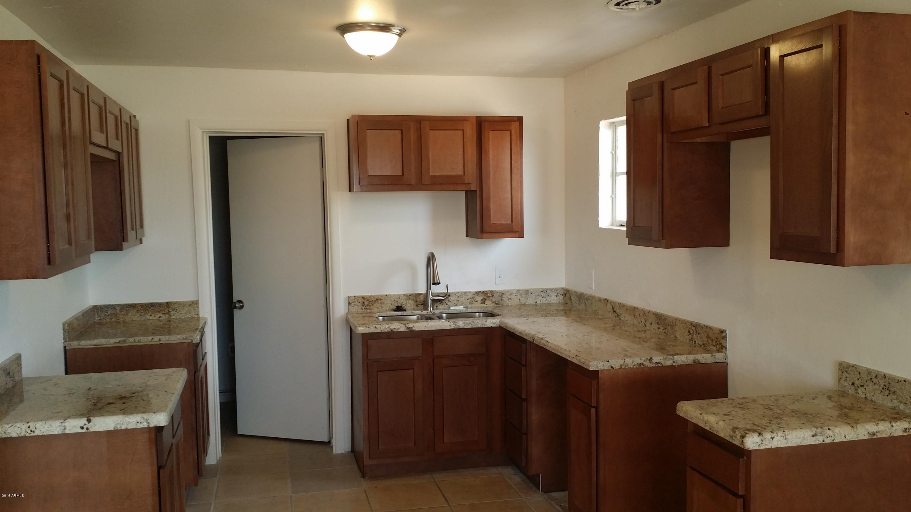 2501 East Chipman Road Phoenix, AZ 85040 - Photo 3 of 13 20160406_104057