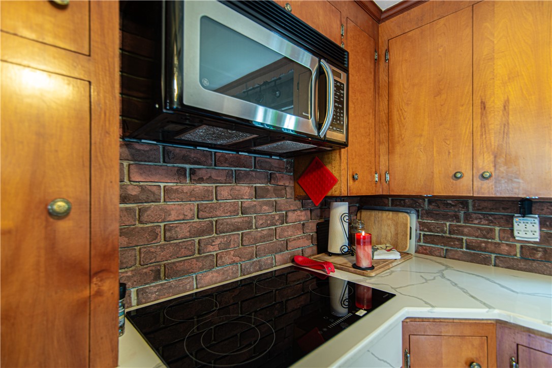 153 Beardsworth Road Tiverton, RI 02878 - Photo 11 of 28