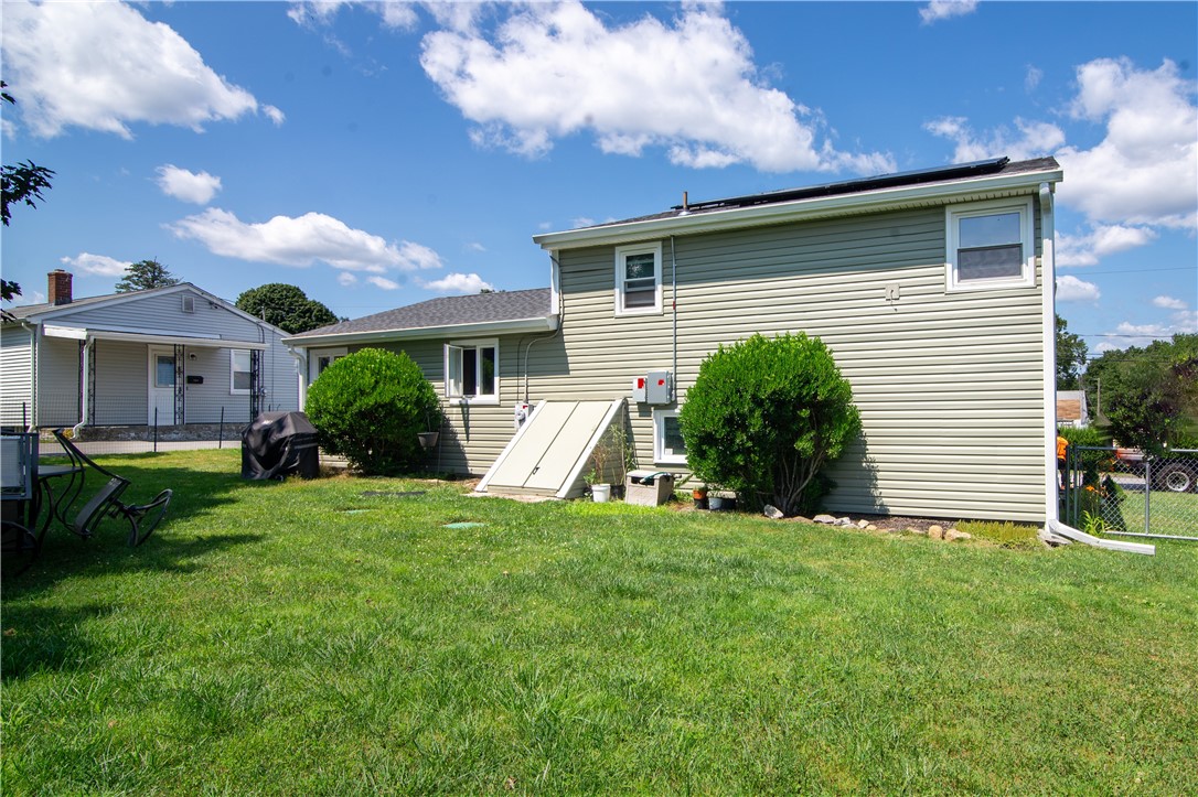 153 Beardsworth Road Tiverton, RI 02878 - Photo 26 of 28