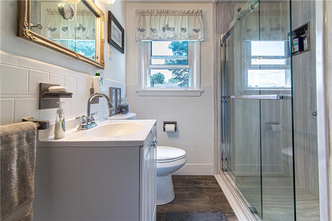 153 Beardsworth Road Tiverton, RI 02878 - Photo 8 of 28
