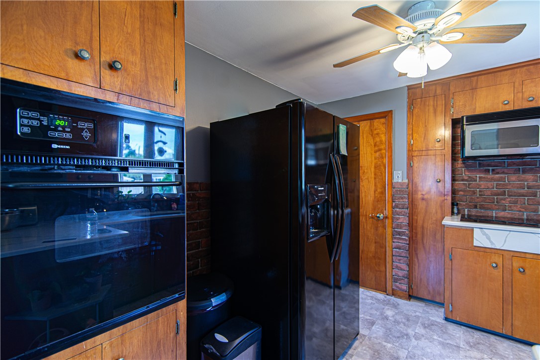 153 Beardsworth Road Tiverton, RI 02878 - Photo 9 of 28