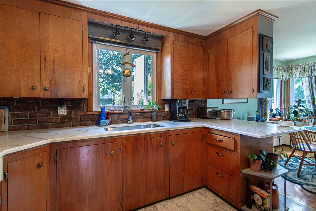 153 Beardsworth Road Tiverton, RI 02878 - Photo 10 of 28