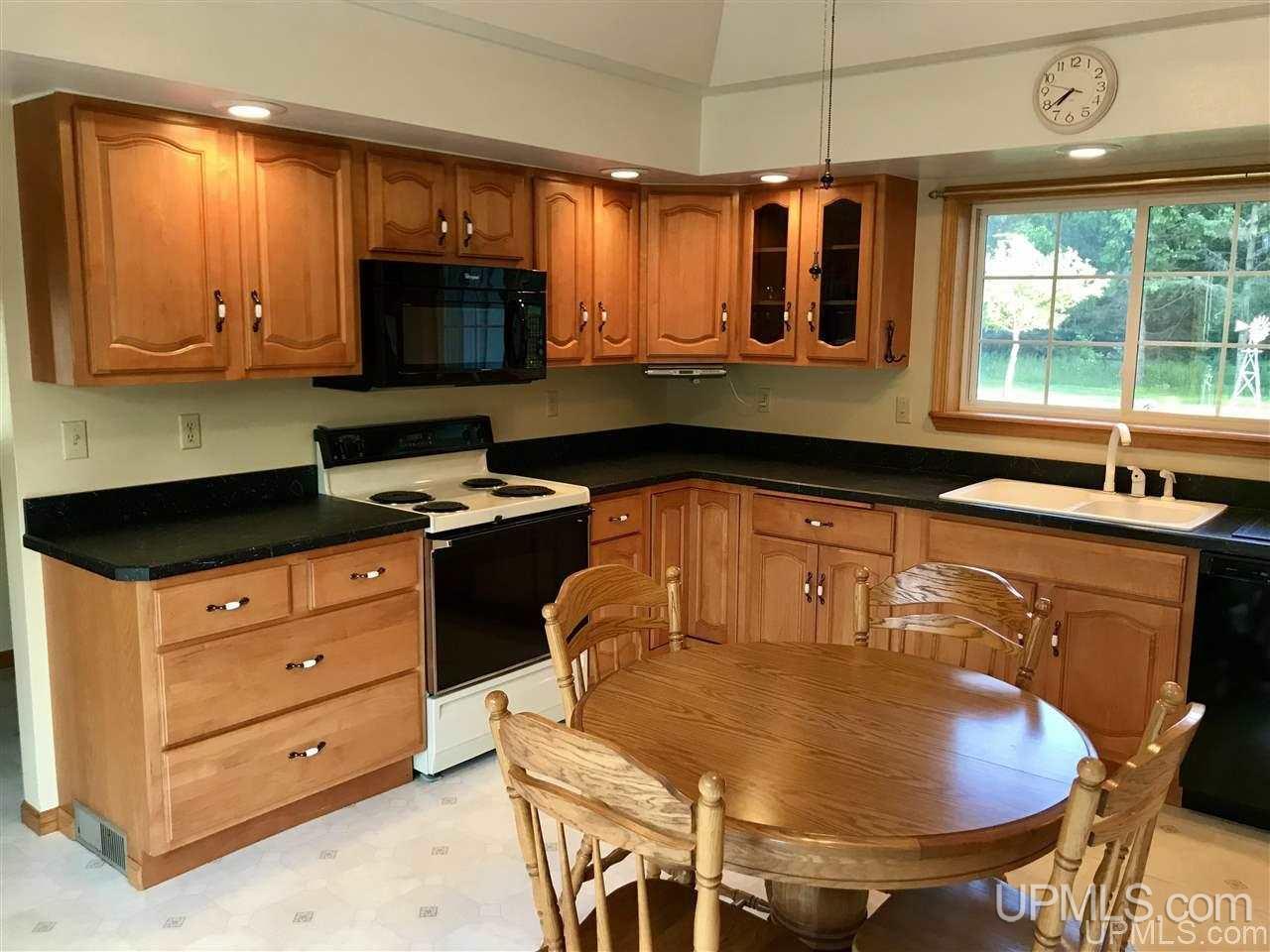 642 River Road Manistique, MI 49854 - Photo 18 of 45 Gallery Image 18