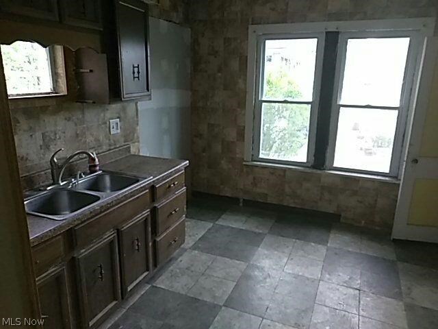 4729 Osborn Road Cleveland, OH 44128 - Photo 5 of 9 Gallery Image 5