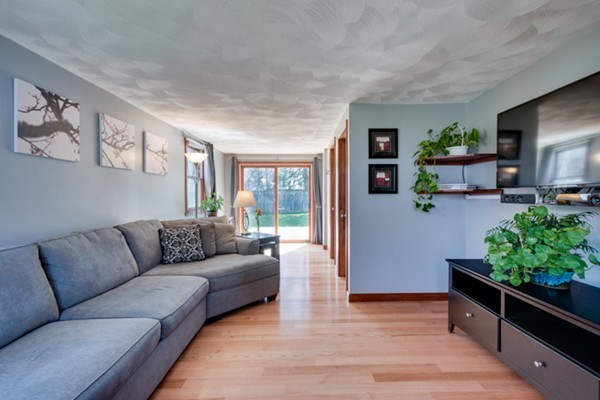 20 Jeffrey Road Billerica, MA 01821 - Photo 5 of 19