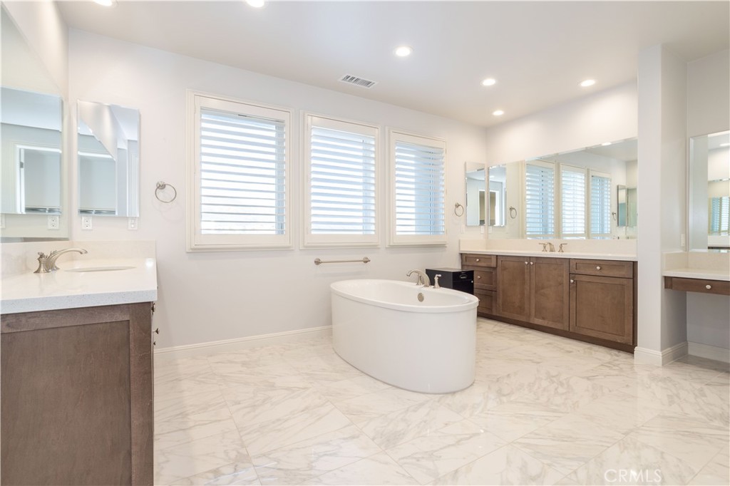 11710 North Manchester Way Porter Ranch, CA 91326 - Photo 24 of 44