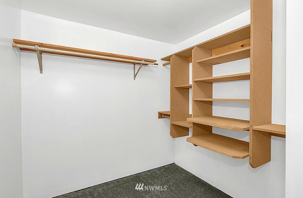 2821 Northeast 8th Place Renton, WA 98056 - Photo 14 of 16 Gallery Image 14