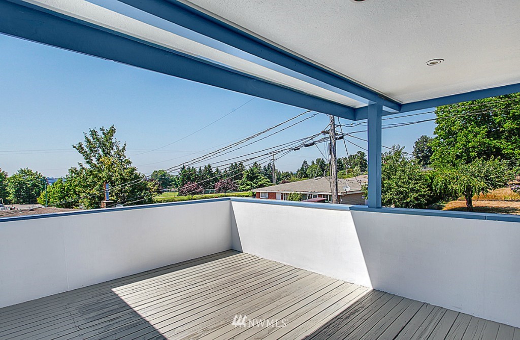 2821 Northeast 8th Place Renton, WA 98056 - Photo 15 of 16 Gallery Image 15