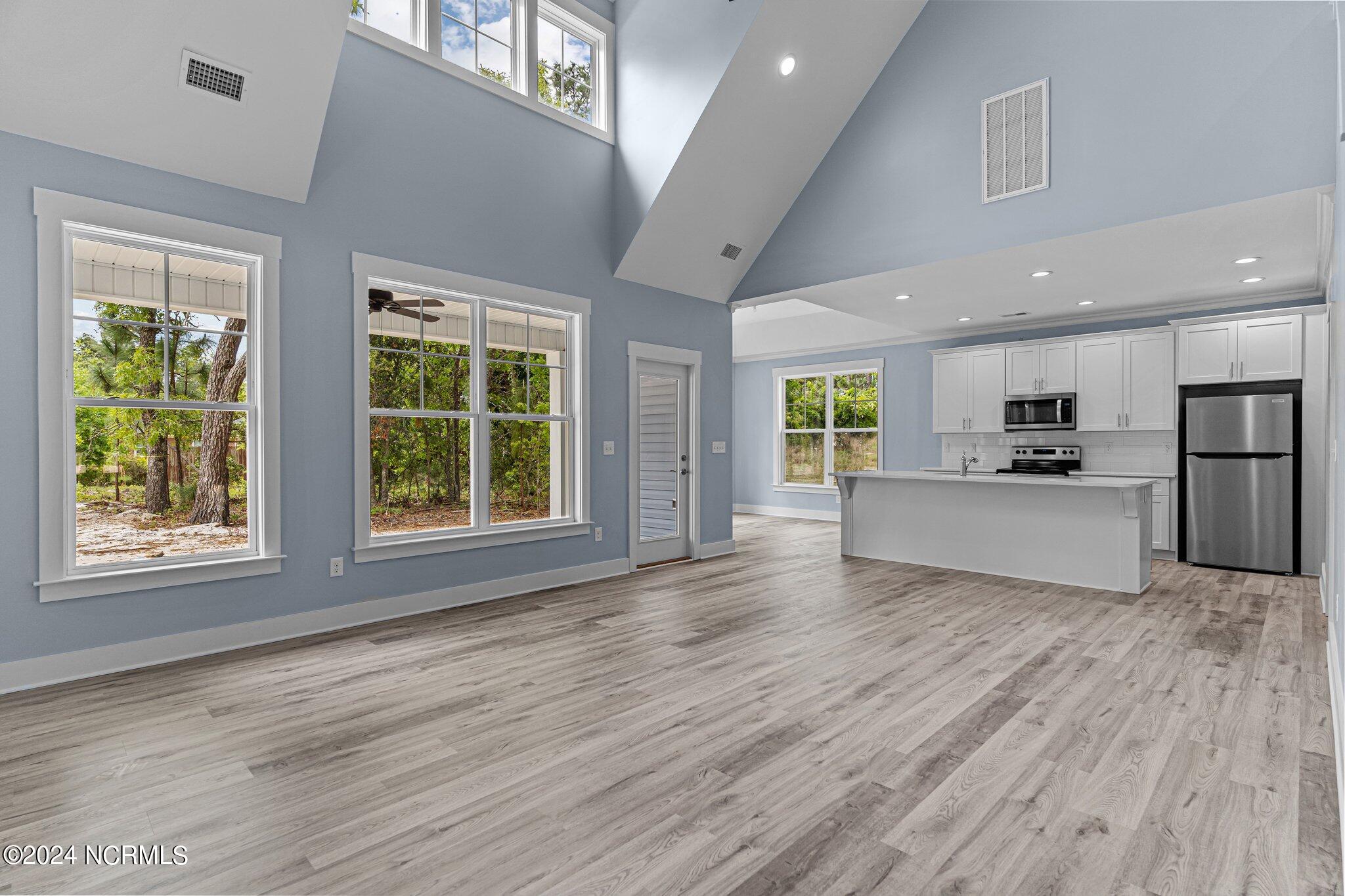520 Barber Road Boiling Spring Lakes, NC 28461 - Photo 6 of 34 2 story great room