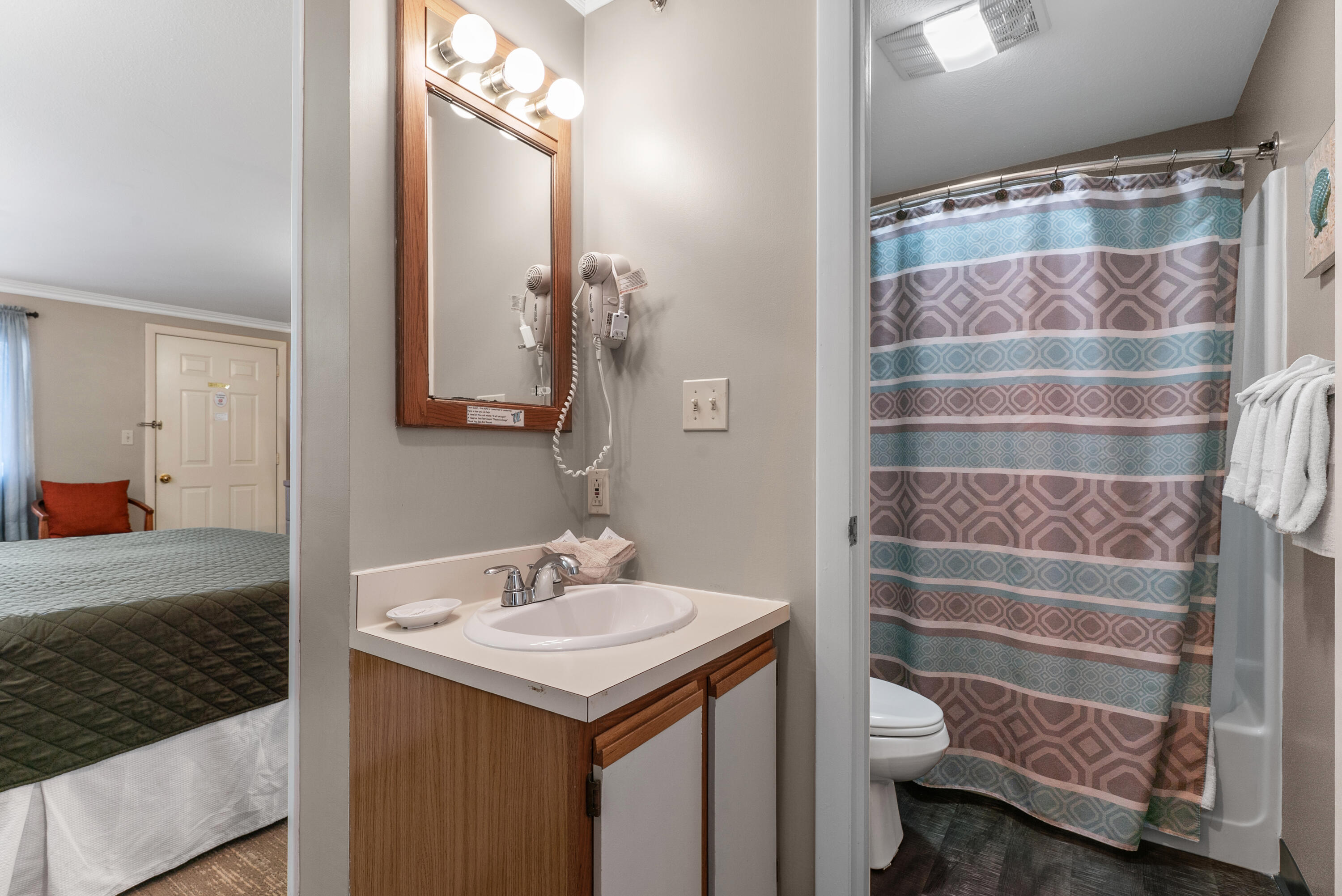 733 Post Road, Unit 225 Wells, ME 04090 - Photo 5 of 30 DSC08906