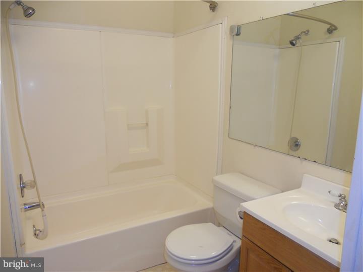 1222 Deer Run Reading, PA 19606 - Photo 12 of 19 Bathroom