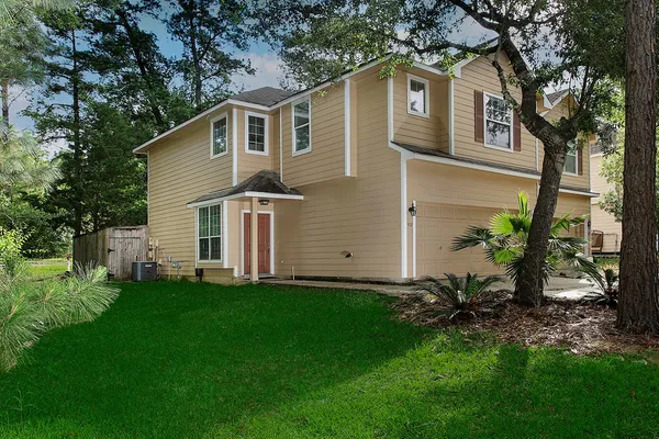 $2,100 | 102 Blue Creek Place, The Woodlands, TX 77382