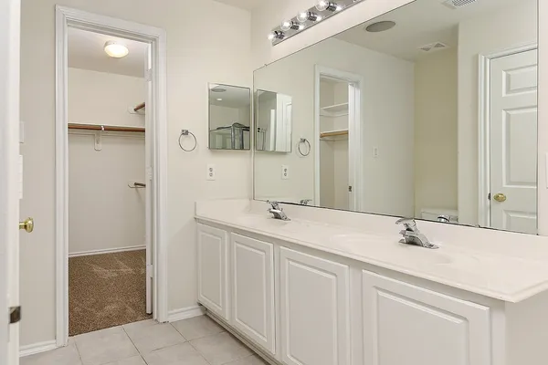 $2,100 | 102 Blue Creek Place, The Woodlands, TX 77382