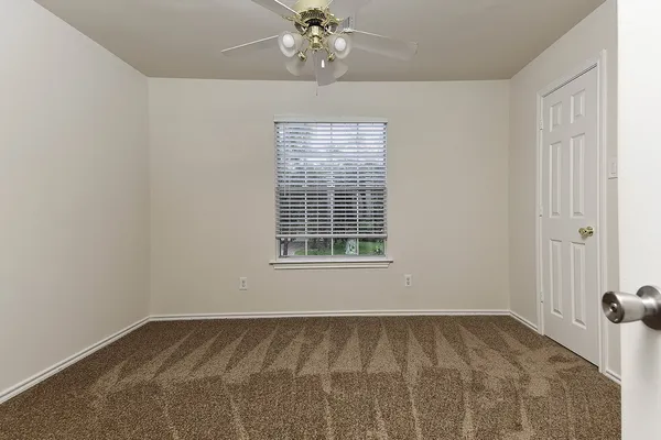 $2,100 | 102 Blue Creek Place, The Woodlands, TX 77382