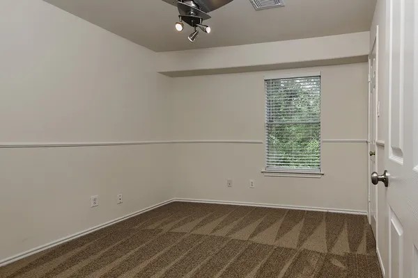 $2,100 | 102 Blue Creek Place, The Woodlands, TX 77382