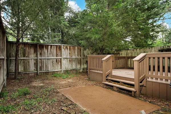 $2,100 | 102 Blue Creek Place, The Woodlands, TX 77382