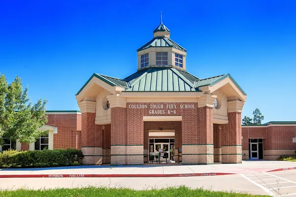 $2,100 | 102 Blue Creek Place, The Woodlands, TX 77382