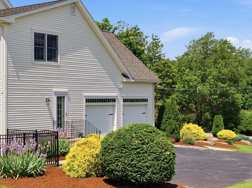 7 Stone Road Millbury, MA 01527 - Photo 8 of 38