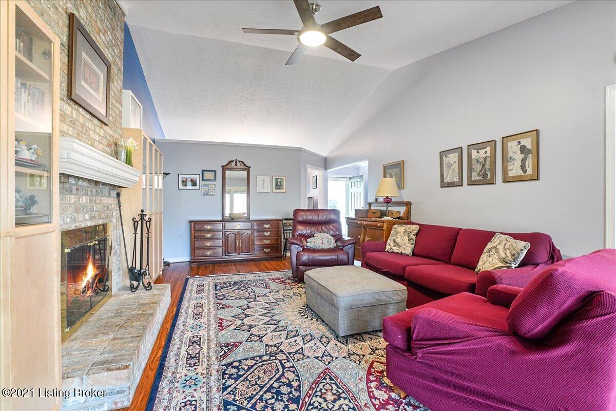 6006 Hurstview Road Louisville, KY 40291 - Photo 9 of 34 09-6006-9