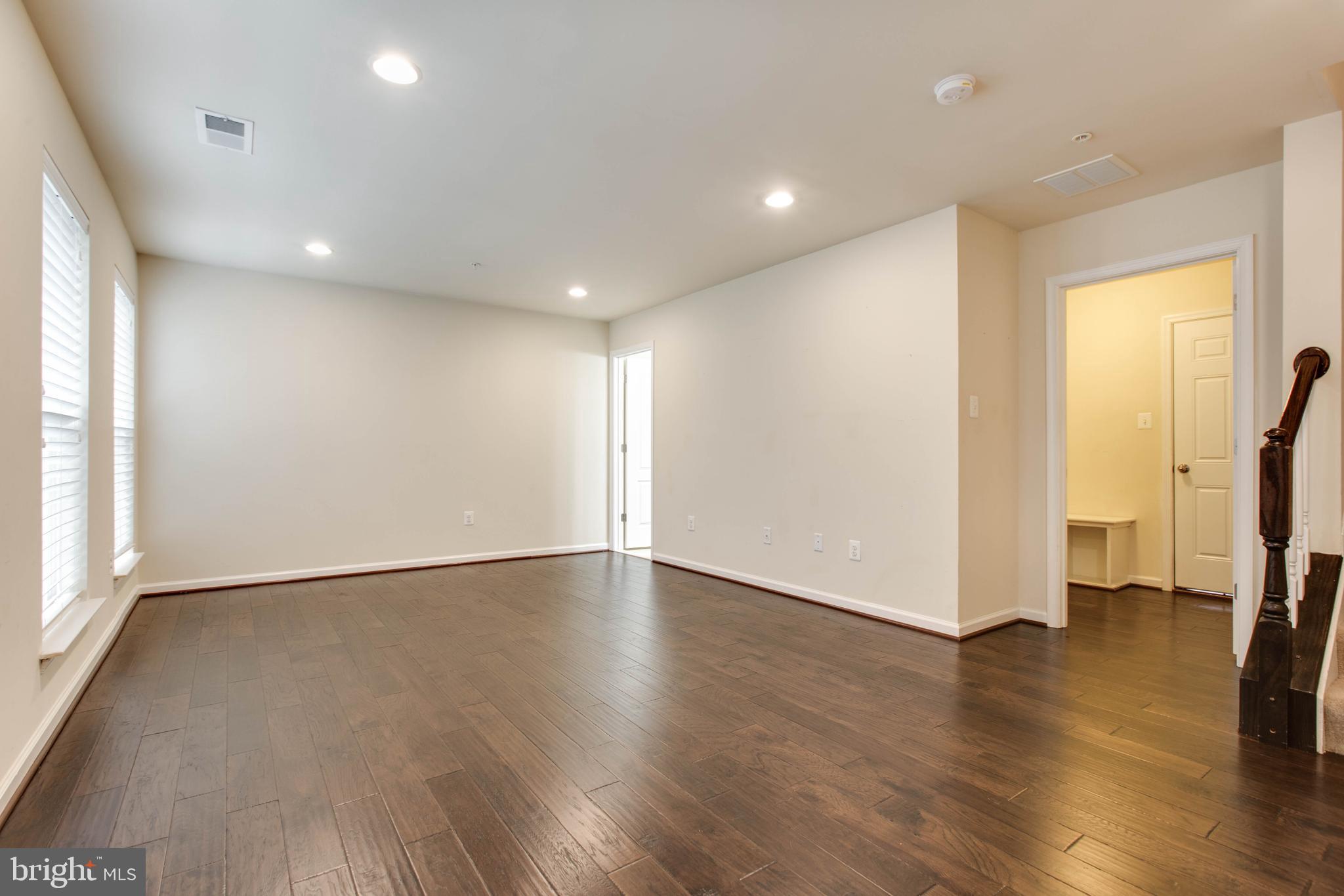 7048 Foxton Way Hanover, MD 21076 - Photo 8 of 52