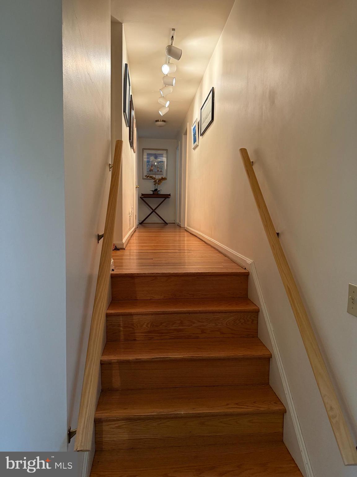 1179 Beaumont Road Berwyn, PA 19312 - Photo 10 of 64 a view of entryway