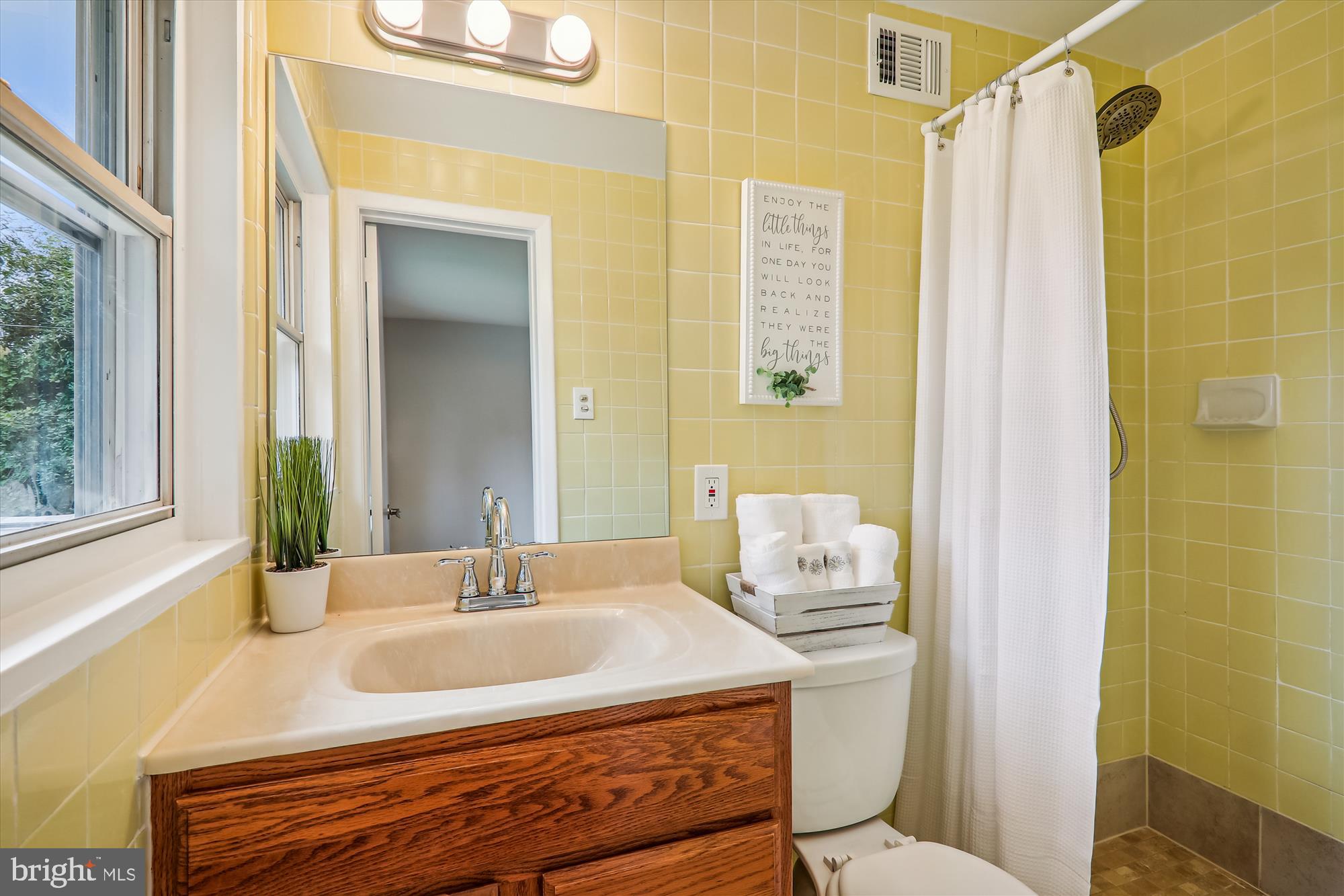 1507 Ladd Street Silver Spring, MD 20902 - Photo 21 of 62 Primary Bath