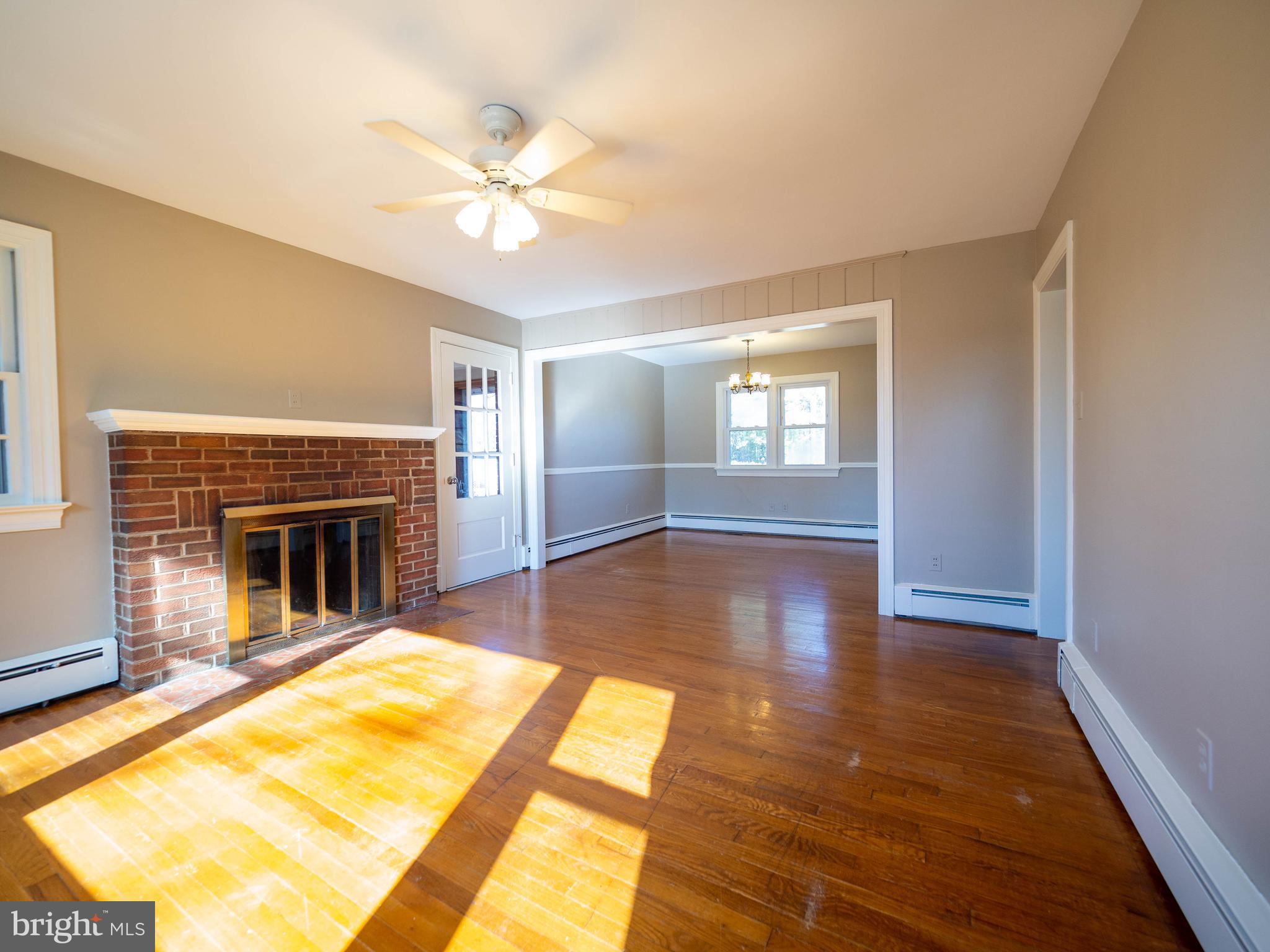 12361 Metlock Road Culpeper, VA 22701 - Photo 3 of 14 Living Room