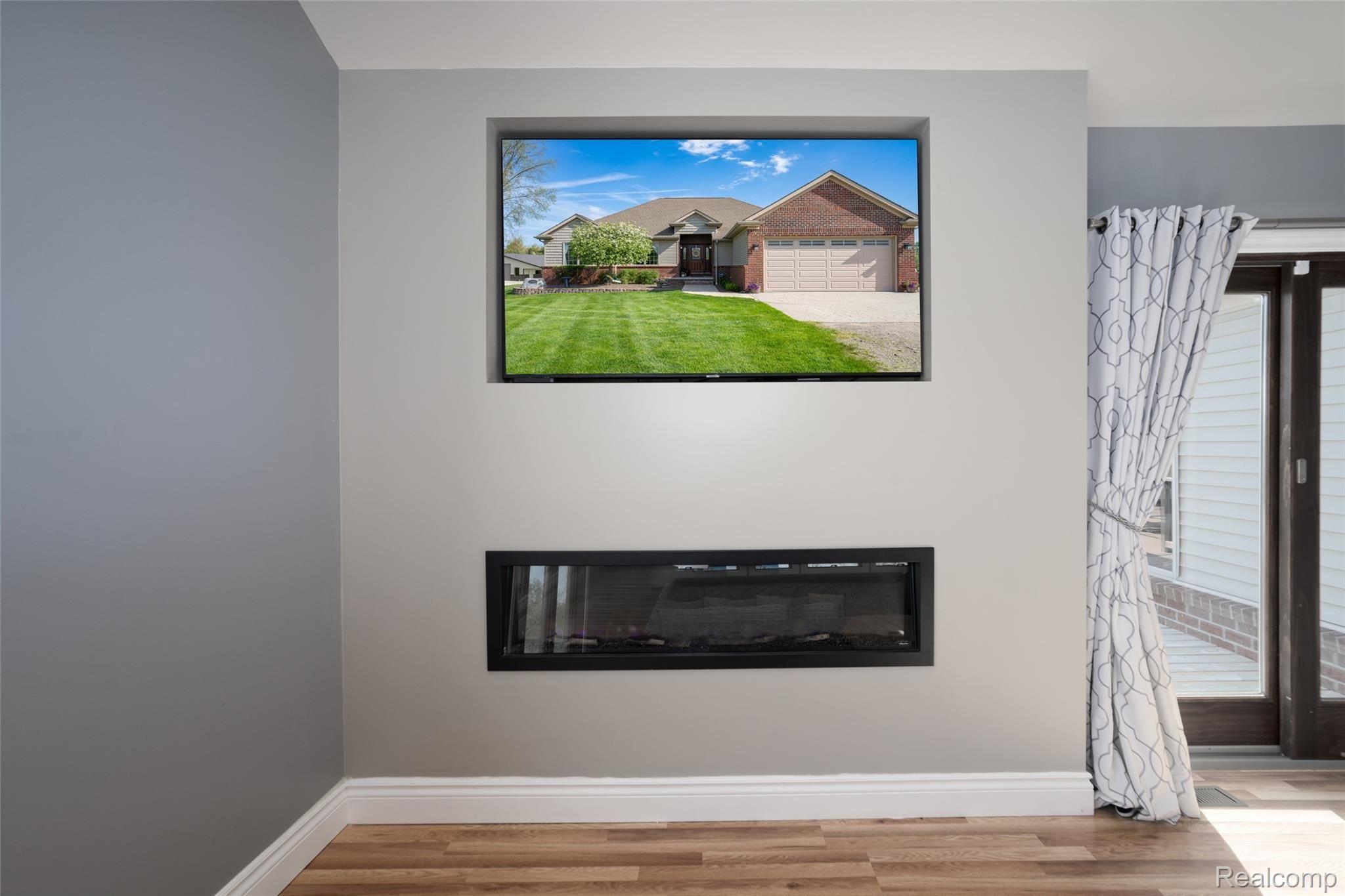 12888 Belle River Road Memphis, MI 48041 - Photo 21 of 50 12888 Belle River Rd Memphis INT-18 with tv.jpg