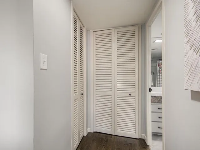 $135,700 | 4545 Wornall Road, Unit 208, Kansas City, MO 64111