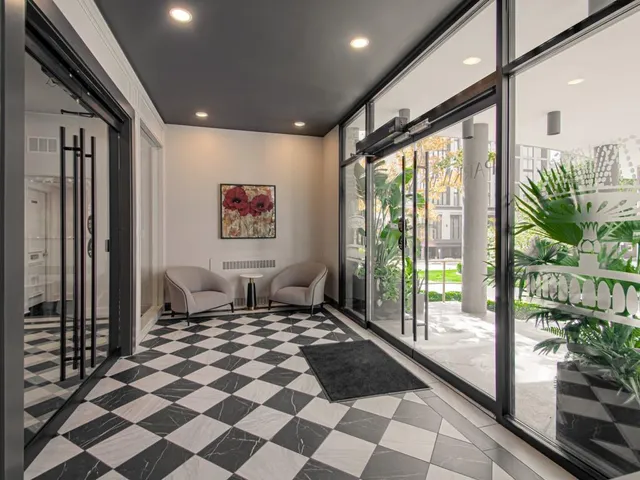 $135,700 | 4545 Wornall Road, Unit 208, Kansas City, MO 64111