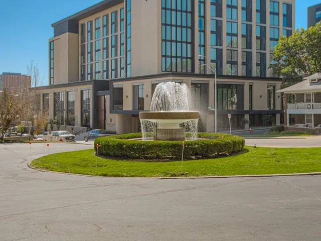 $135,700 | 4545 Wornall Road, Unit 208, Kansas City, MO 64111