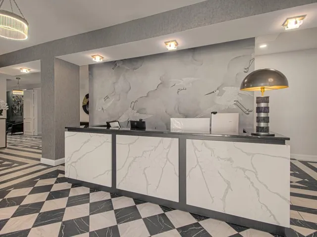 $135,700 | 4545 Wornall Road, Unit 208, Kansas City, MO 64111