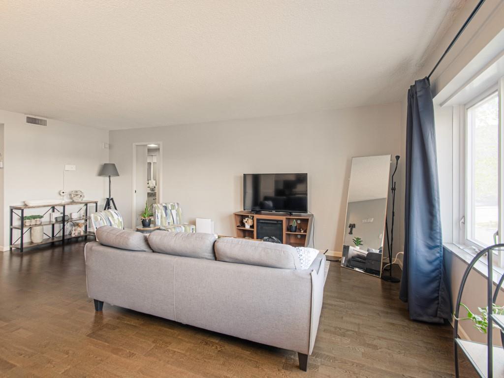 4545 Wornall Road, Unit 208 Kansas City, MO 64111 - Photo 8 of 37